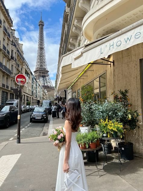 Paris Fashion Inspo Summer, Summer France Outfits, Summer In France Outfit, Amsterdam Outfit Summer, Paris Outfit Summer, Paris Outfit Ideas Summer, France Outfits Summer, Paris Outfits Summer, Paris Picture Ideas