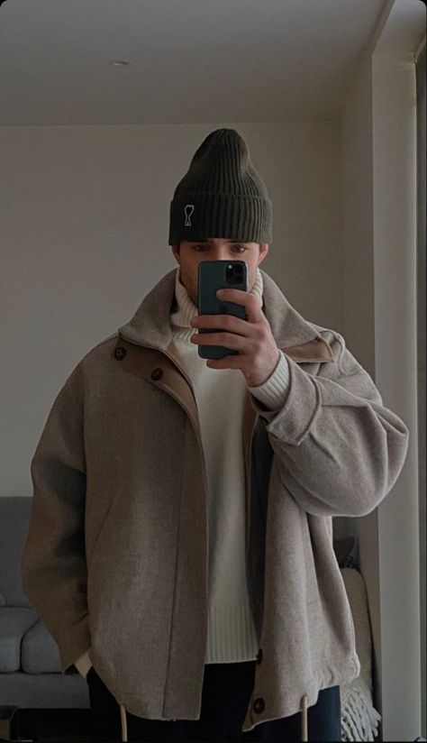 [SponsoredPost] 93 Must Have Cold Winter Outfits Men Streetwear Recommendations You Need To See 2023 #coldwinteroutfitsmenstreetwear Cozy Male Outfit, Mens Turtleneck Outfits, Office Old Money, Turtleneck Outfit Men, Daniel Simmons, Winter Outfits Men Streetwear, Old Money Fashion, Outfits Men Streetwear, Bakal Suami