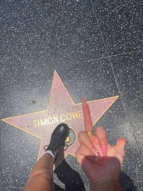 One Direction Core, One Direction Aesthetic, Aesthetic Walk, Harry Styles One Direction, Hollywood Aesthetic, Hollywood Walk Of Fame, Walk Of Fame, Aesthetic Icon, One Direction