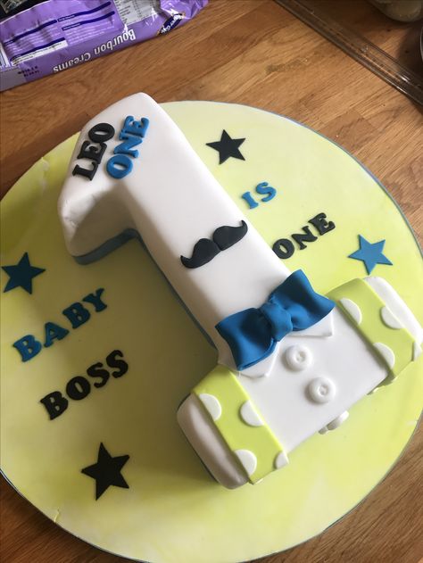 Number 1 shape birthday cake 1 Shape Cake 1st Birthdays, Number 1 Cake Design For Boy, 1 Shape Cake, 1 Year Baby Boy Birthday Cake Ideas, Number 1 Birthday Cake Boy, 1st Birthday Cake Boy, Leo Cake, Month Cake, Number 1 Cake