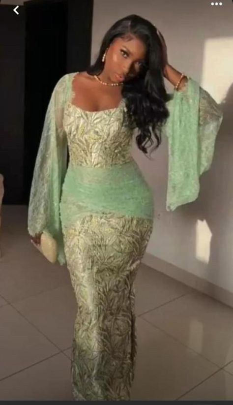 Long Nigerian Dresses, Nigerian Dresses Traditional Yoruba, Green Nigerian Wedding Dress, Green African Prom Dress, Yoruba Prom Dress, Off The Shoulder Aso Ebi, Senegal Dress Styles, African Lace Gown Styles, Nigerian Dress Styles Simple