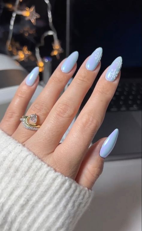 Credit tiffanyabbigailebeauty #nails #nailart #nailideas #nailtrends #nailsofinstagram #naildesign Mail Inspo January, January Nails Oval, Almond January Nails, Cute January Nails Almond, Winter Almond Nails Designs, January Almond Nails Ideas, January Nail Inspo Almond, Cold Girl Nails, January Nails 2024 Trends