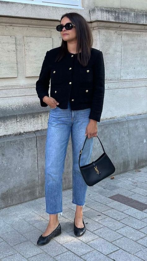 20 ELEGANT OUTFITS WITH JEANS TO WEAR NOW FOR WOMEN OVER 50 - valemoods J Crew Lady Jacket Outfit, French Preppy Style, Crop Tweed Jacket Outfit, Boucle Jacket Outfit, Tweed Jacket Outfit, French Outfits, Outfits With Jeans, Capsule Wardrobe Casual, Clothes For Women Over 50