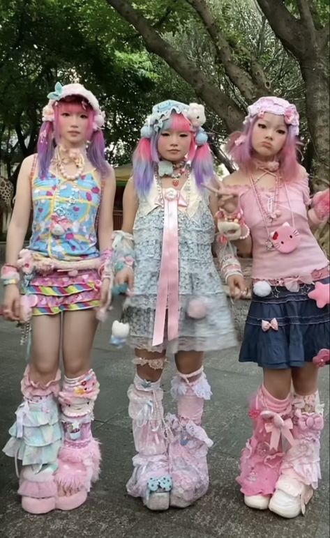 Partycore Outfits, Blue Gyaru Outfit, Pastel Decora Fashion, Cute Outfits Art, Decora Aesthetic Outfits, Cute Core Outfits, Decora Kei Outfits, Decora Gyaru, Decora Fashion Outfits