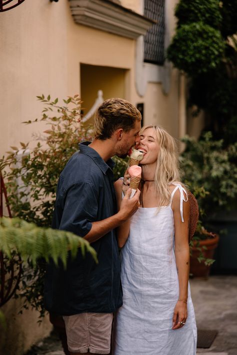 Cinematic Italian Engagement Session | Engagement Photoshoot Inspo | Lauren Alaniz Photography This documentary engagement photoshoot was filled with so many timeless moments and candid moments! Discover engagement photo ideas, natural couples photos, italy engagement photos, and engagement photo inspo! Book Lauren for your destination couples session or destination wedding photos at laurenalanizphotography.com! Italian Style Engagement Photos, Lake Como Engagement Photos, Poses Italy, Rome Couple, Rome Photoshoot, Italy Engagement Photos, Italian Engagement, Italy Engagement, Europe Summer Outfits