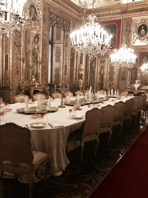 Dining Hall Royal Palace, Turin, Italy Royal Dinning Hall, Palace Dining Hall, Royal Dr Shifting, Dining Hall Aesthetic, Palaces Aesthetic, Royal Dining Hall, Castle Dining Hall, Royal Hallway, Italy Palace