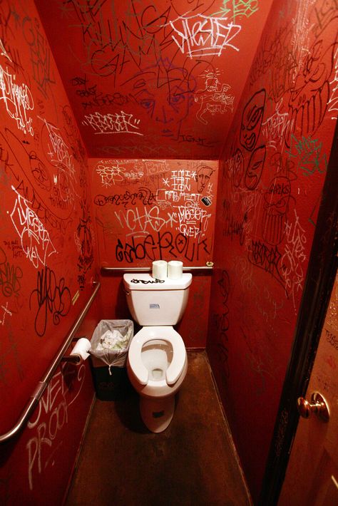 Citrus Club, San Francisco Bathroom Graffiti, Bathroom Stall, Public Bathrooms, Trainspotting, Foto Art, Street Art Graffiti, Urban Photography, Red Aesthetic, Grunge Aesthetic