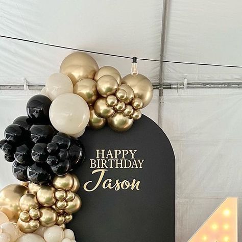 Mayra | Ventura County Balloon Artist & Balloon Installations on Instagram: "✨Happy 40th Jason! ✨

#elevatedbouquets #balloon #balloons #balloondecor #balloonbackdrop #balloonbackdrops #happy40thbirthday #happy40th #happybirthday #birthday #goldandblack #goldandblackballoons #balloongarland #balloongarlands" 40 Birthday Balloon Ideas, 40th Birthday Balloons, Birthday Lights, Happy 40th, Balloon Installation, Happy 40th Birthday, Grad Photoshoot, Balloon Backdrop, Balloon Garland