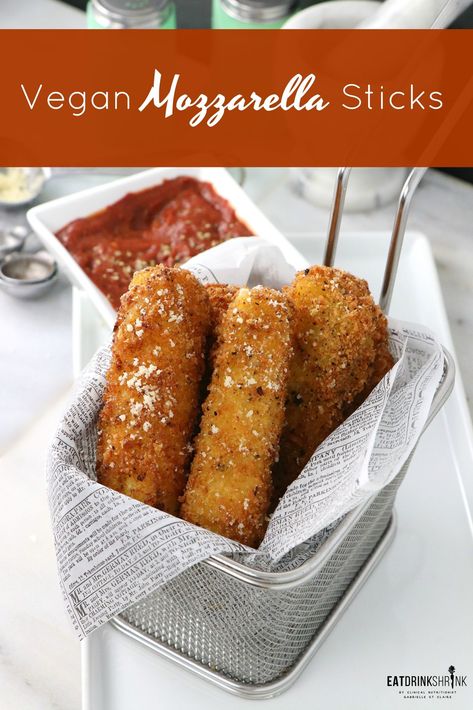 Vegan Mozzarella Sticks with Easy Red Sauce - Labeless Nutrition Easy Red Sauce, Vegan Mozzarella Sticks, Vegan Fries, Vegan Mozzarella, Mozzarella Sticks, Vegan Eggs, Vegan Appetizers, Red Sauce, Vegan Cooking