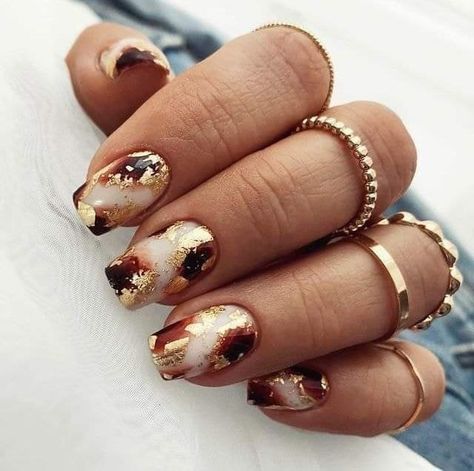 Fall Vegas Nails, Flower Nail Art Designs, Nail Art Designs For Beginners, New Years Eve Nails, Tapered Square Nails, Maroon Nails, Holiday Nail Designs, Print Nails, Glamorous Nails