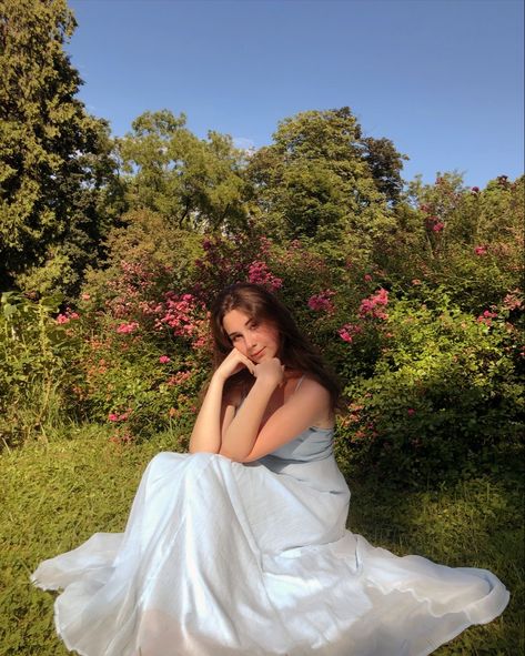 Cottage Core Aesthetic Photoshoot, Fairycore Aesthetic Photoshoot, Senior Picture Ideas Fairytale, Senior Picture Ideas Cottage Core, Summer Dress Photoshoot Ideas, Sundress Photoshoot Picture Ideas, Solo Prom Poses Picture Ideas, Senior Photo Aesthetic, Ethereal Photoshoot Ideas