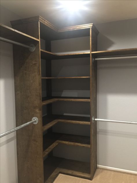 Walk In Closet Ideas Wood, Closet Countertop Ideas, Diy Corner Closet How To Build, Mobile Home Master Closet Ideas, Walk In Closet Cubby Ideas, Diy Closet Ideas Cheap, 70s Closet Remodel, 4x4 Closet Ideas, Corner Closet Organization Ideas