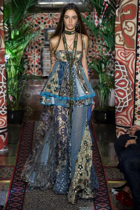 Haute Fashion, Devon Aoki, Estilo Hippy, Mode Boho, Estilo Boho, Bohemian Dress, Spring 2017, Fashion 2017, Roberto Cavalli