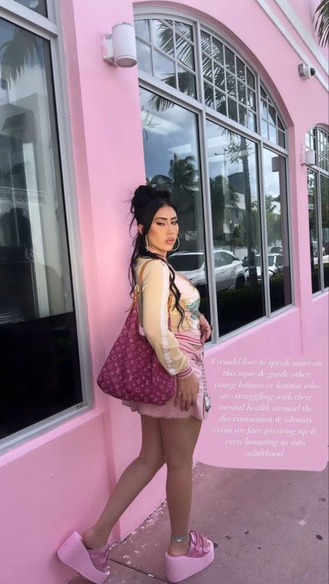 Kali Uchis Muñekita, Bodied By Uchis, Kail Uchis Aesthetic, Kali Uchis Aesthetic Outfits, Kali Uchis Hair, Kali Uchis Concert Outfit Ideas, Kali Uchis Style, Kali Uchis Concert Outfit, Kali Uchis Inspired Outfits