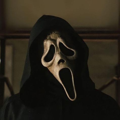 𝕰𝖉𝖜𝖎𝖓 𝕷𝖊𝖔𝖓 (@callme.leoon) | TikTok Ghostface Phone, Ghostface Icons, Ghostface Pfp, Ghostface Mask, Halloween Watch, Tiktok Pfp, Shadow Creatures, Scream Mask, Scream Ghostface