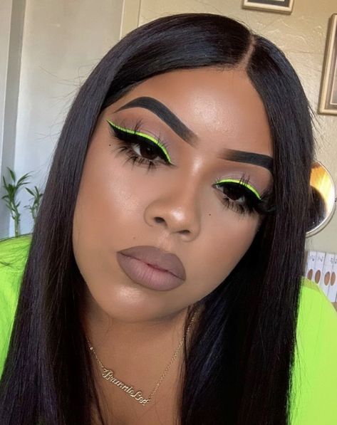 Maquillage Yeux Cut Crease, Makeup Cantik, Neon Eyeshadow, Neon Makeup, Green Makeup, Beauty Make-up, Green Eyeshadow, Makeup Eye Looks, Glamour Makeup