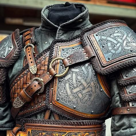 Hide Armor, Leather Armor Art, Archer Armor, Armor Fashion, Archer Leather Armor, Iron Armor Medieval, Medieval Shoulder Armor, Woven Leather Armor, Medieval Cosplay