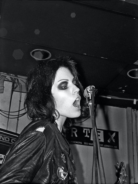 Girls Will Be Girls: The Women at the Birth of Punk Gaye Advert, Punk London, Chicas Punk Rock, Chica Punk, 70s Punk, 90s Punk, 80s Punk, Goth Kids, Punk Culture