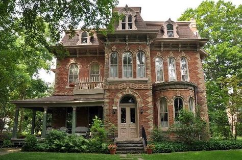 Gothic Victorian House Aesthetic, 1860s Aesthetic House, Vintage Style Home Exterior, Whimsigoth Home Exterior, Old Fashioned House Aesthetic, New Orleans House Aesthetic, 1800s Home Exterior, Maximalism House Exterior, Old Victorian House Exterior