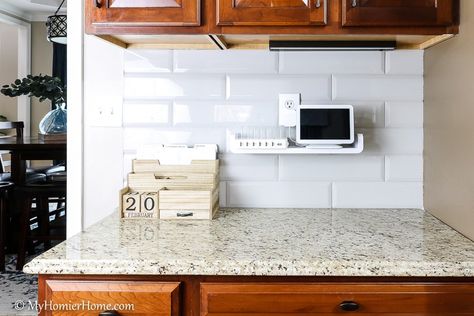 If your low on counter space or tired of your counters looking messy, check out these easy kitchen organization tips to keep your counters clutter free. Cheap DIY ideas to declutter countertops and organize your kitchen in a better way. Countertop Key Storage, Kitchen Counter Mail Organization, Countertop Paper Organizer, Kitchen Counter Paper Organization, Countertop Catch All, Counter Top Organization Ideas, Countertop Shelf Kitchen, Kitchen Desk Organization, Counter Organization Kitchen