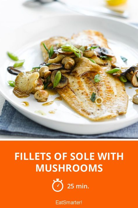 Fillets of sole with mushrooms - quick recipe - simple dish - So healthy is the recipe: 8.3/10 | A recipe idea by EAT SMARTER | Easy, mushroom #saltwaterfish #healthyrecipes Sole Fillet Recipes, Sole Recipes, Sole Fish, Healthy Delicious Recipes, Recipe Simple, Mushroom And Onions, Sauteed Mushrooms, Fish Fillet, Food Shows