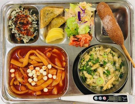 School Lunch Korea, Korean School Food, Lunch Ideas Aesthetic, Korean School Lunch, Korean Lunch, Korean School, Bento Recipes, Aesthetic Korean, School Lunch Ideas