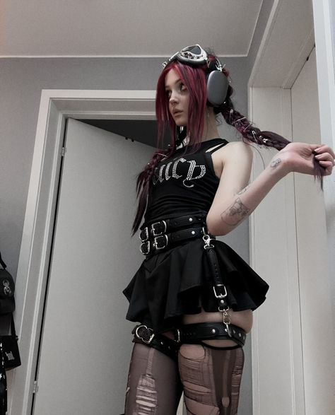 Streamer Outfits, Egirl Fashion, Casual Goth, Alt Outfits, Alt Girls, Goth Beauty, Scene Girls, Punk Outfits, Gothic Girls