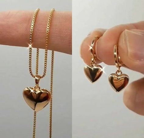 Gold Locket Design, Unique Gold Jewelry Designs, Gold Jewels Design, Gold Earrings Models, Fancy Jewelry Necklace, Modern Gold Jewelry, Gold Bridal Jewellery Sets, Gold Chain Design, Pretty Jewelry Necklaces