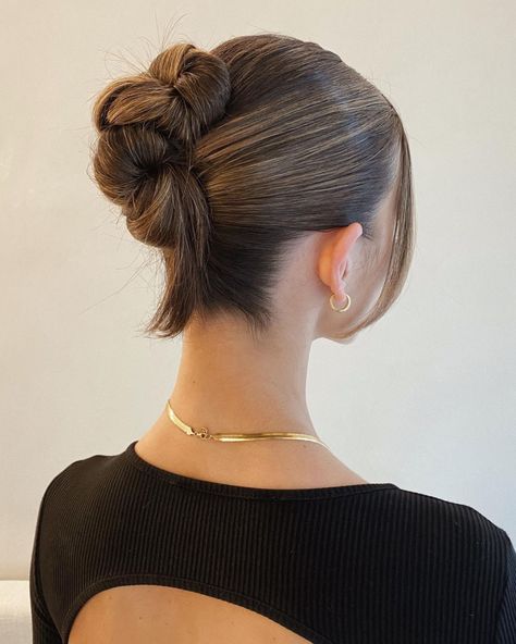 Hair Arrange, High Bun, Wedding Hair And Makeup, Aesthetic Hair, Hair Dos, Bridesmaid Hair, Hair Day, Hair Updos, Up Hairstyles