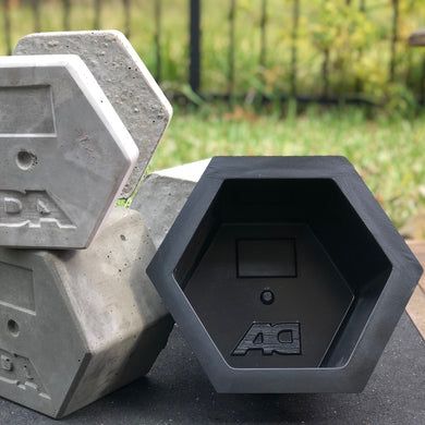 Homemade Workout Equipment, Concrete Weights, Diy Dumbbell, Diy Exercise Equipment, Homemade Gym Equipment, Home Made Gym, Backyard Gym, Diy Gym Equipment, Home Gym Garage