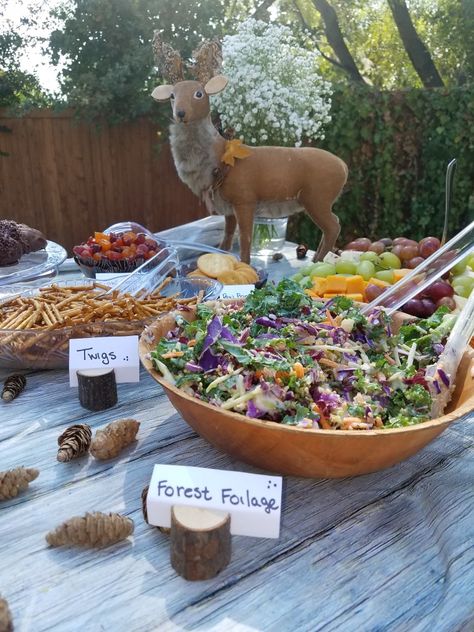 Woodland Sandwiches, Woodland Bday Party, Woodland Creature Food Ideas, Forest Party Snacks, Woodland Party Drinks, Deer Themed Birthday Party Food, Forest Party Food Ideas, Forest Bday Party Ideas, Forest Ranger Birthday Party