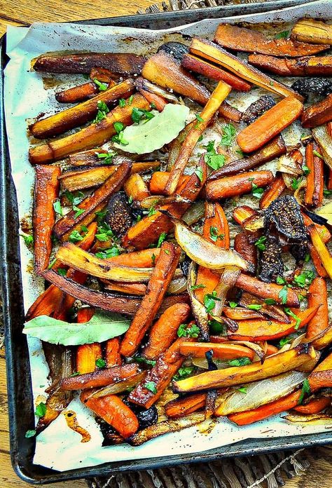 This roasted carrot, fig and sweet potato tzimmes (tzimes) isn't mom's, but it sure is good. Made in the oven, this modern version is delish! Tzimmes Recipe, Sweet Potato Oven, Honey Carrots, Rosh Hashanah Recipes, Roasted Figs, Jewish Cuisine, Potatoes In Oven, Roasted Carrot, Fig Recipes