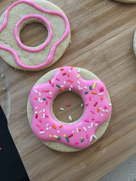 Donut sugar cookies with sprinkles for girls birthday party favor Donut Birthday Party Decorations Diy, Donut Birthday Party Cookies, Donut Birthday Party Favors, Donut Cookies Decorated, Dunkin Party, Donut Sugar Cookies, Bbq Baby Shower Decorations, Makeup Birthday Party, Donut Cookies