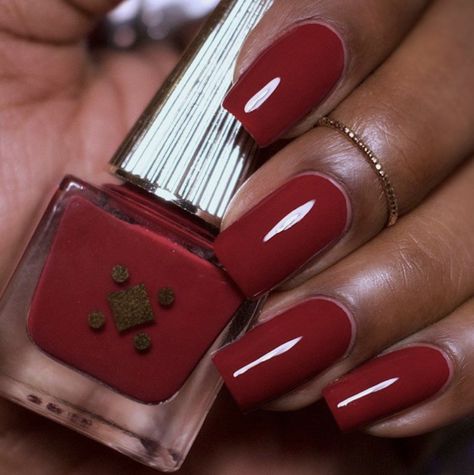 // r e d s Dark Skin Nail Polish, Short Red Nails, Long Red Nails, Fall Nail Polish, Red Nail Polish, Red Nail, Autumn Nails, Dream Nails, Nail Polish Colors