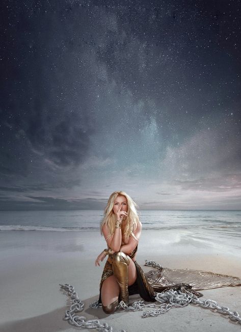 Britney Spears Glory, Britney Spears Albums, Britney Spears Wallpaper, 2000 Aesthetic, Female Of The Species, Britney Spears Photos, Britney Jean, Music Aesthetic, Beach Photoshoot