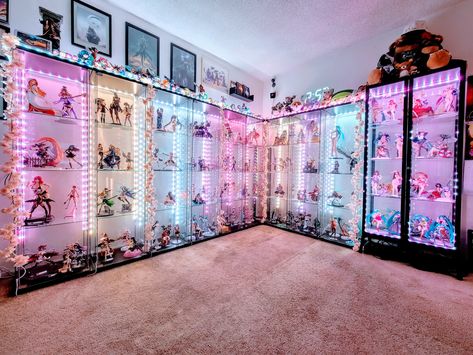 Otaku Living Room, Cosplay Storage, Cosplay Room, Tiktok Room Ideas, Weeb Room, Anime Bedroom Ideas, Kawaii Room Ideas, Geek Room, Otaku Room