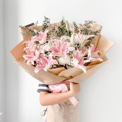 7 Flowers for International Women's Day 2023 - Article on Thursd Purple Carnations, Flower Boquet, Birthday Flowers Bouquet, 10 Flowers, Lily Bouquet, Flower Gift Ideas, Cute Couple Gifts, What To Watch, Pink Carnations