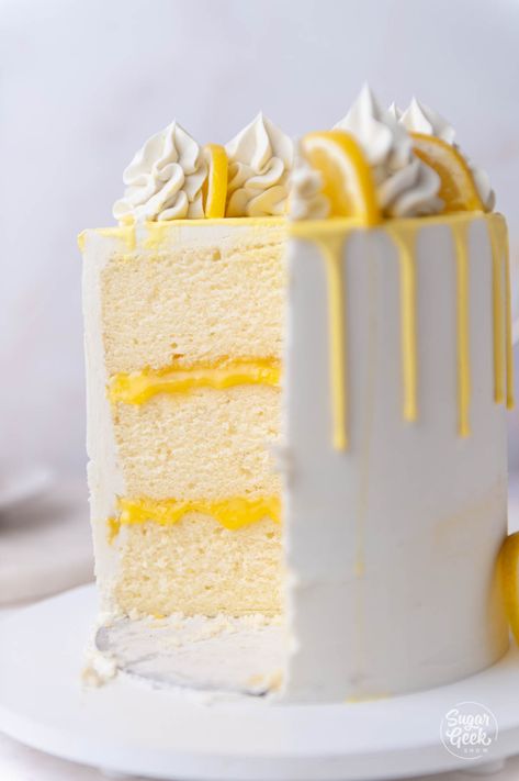 Best Lemon Layer Cake, Lemon Cake Ideas Birthday, Lemon Wedding Cake Recipe, Sugar Geek Show Recipes, Layer Cake Flavors, Lemon Velvet Cake Recipe, Lemon Cake Design, Lemon Layer Cake Recipe, Chantilly Cakes