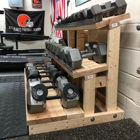 25 Amazing DIY Dumbbell Racks for Home Gyms — KAIZEN DIY GYM Homemade Dumbbell Rack, Gym Rack Design, Diy Weight Storage, Diy Workout Equipment, Diy Dumbbell Rack, Workout Room Organization, Diy Dumbbell, Basement Workout Room, Gym Rack