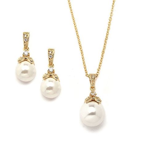 Mariell Ivory Pearl Drop Necklace Set with Vintage CZ 14K Gold Plated  Great Bridesmaids Jewelry ** You can get more details by clicking on the image. Note:It is Affiliate Link to Amazon. Pearl Wedding Necklace, Watches Casio, Bridal Jewelry Sets Brides, Bride Jewelry Set, Bridesmaids Jewelry, Pearl Drop Necklace, Pearl Necklace Wedding, Light Ivory, Tiny Stud Earrings