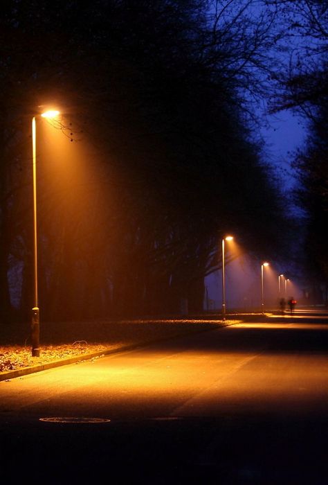 9:16 Photography, Light On Road, Light Street Night, Street Lamp At Night Aesthetic, Orange Street Lights Aesthetic, Street Light In Fog, Orange Street Lights, Streetlamps In The Fog, Standing Under Street Light