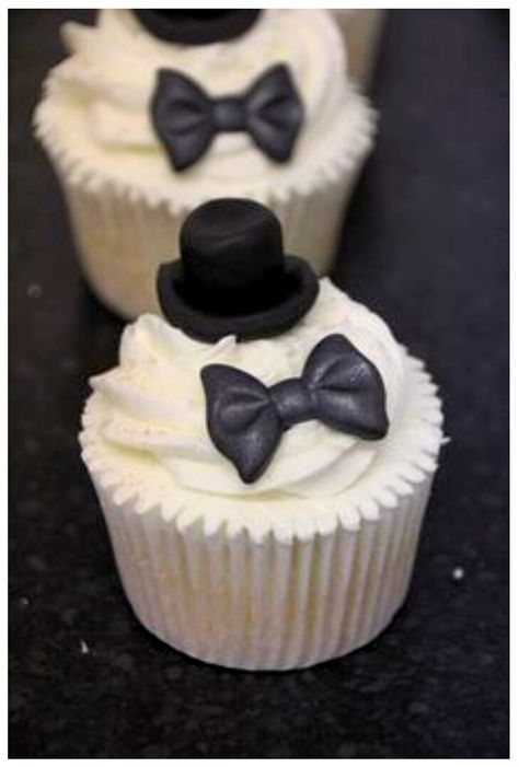 Tuxedo Cupcakes. Tuxedo Cupcakes, Crazy Cupcakes, Fathers Day Cupcakes, Cupcakes For Men, Cake Pulls, Cupcakes Ideas, Fathers Day Cake, Charles Chaplin, Cakes For Men