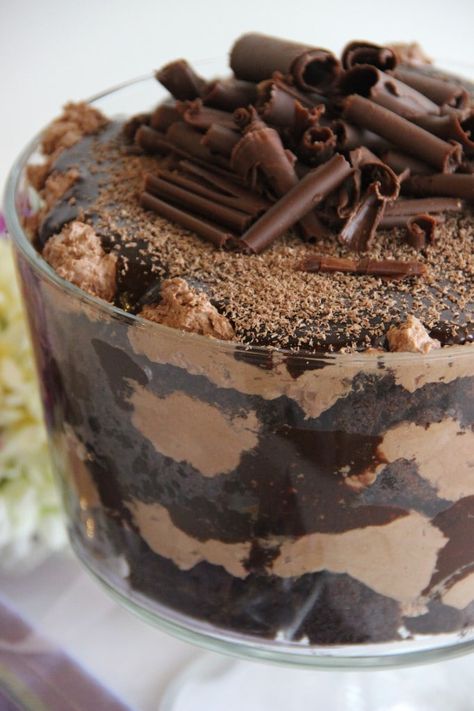 Layer Cakes, Chocolate Cake Trifle, Cake Trifle, Romantic Desserts, Dessert For Two, Thanksgiving Food Desserts, Chocolate Dreams, French Desserts, Chocolate Dessert Recipes