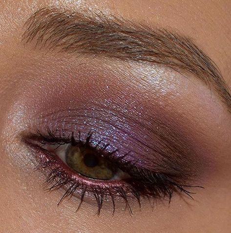 Eye Makeup Purple Smokey, Eye Makeup That Goes With Blue Dress, Purple Bridesmaids Makeup, Shimmer Purple Eyeshadow, Brown Eye Purple Eyeshadow, Makeup Ideas For Maroon Dress, Plum Eyeshadow Looks Blue Eyes, Purple Eyeshadow Hazel Eyes, Purple Grunge Makeup