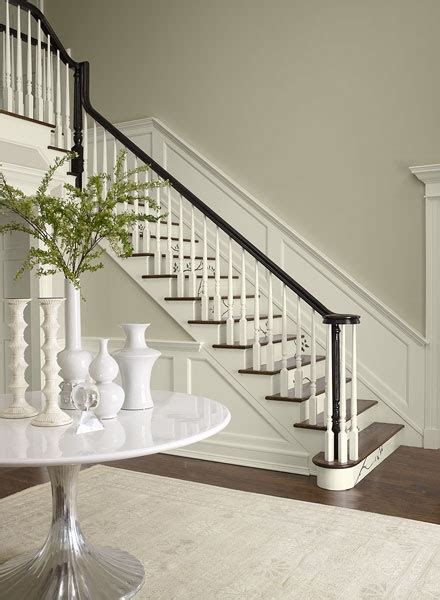 Best 5 Stairs Color Paint #stairs #stairsdesign #design #ideas Clay Beige Benjamin Moore, Benjamin Moore Navajo White, Neutral Paint Colors Benjamin Moore, Hallway Paint, Benjamin Moore Gray, Oak Trim, Best White Paint, Stair Case, Painted Stairs