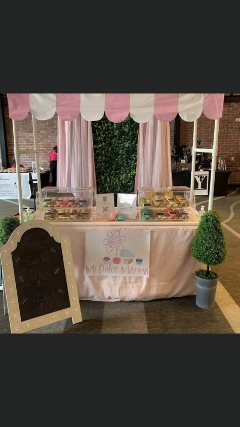 Pop Up Shop Display Ideas Sweets, Dessert Counter Display, Baked Goods Vendor Booth, Baking Booth Set Up, Pop Up Shop Display Ideas Food, Sales Table Display Ideas, Baking Booth Display, Dessert Vendor Booth Display Ideas, Cookie Vendor Booth Display Ideas