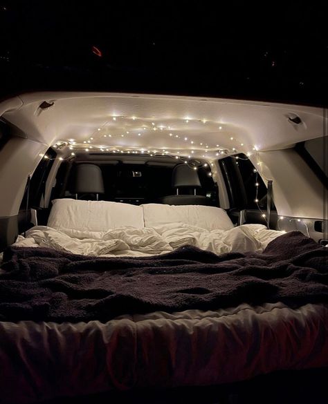 Home Decor Apartment, Decor Christmas Home, Dream Dates, Home Decor Cozy, Romantic Date Night Ideas, Car Deco, Cute Date Ideas, Camping Aesthetic, Dream Date