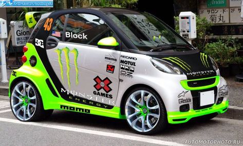 Smart Car Body Kits, Smart Brabus, Smart Roadster, Luxury Helicopter, Smart Cars, Car Sticker Design, Kei Car, Smart Fortwo, Smart Auto