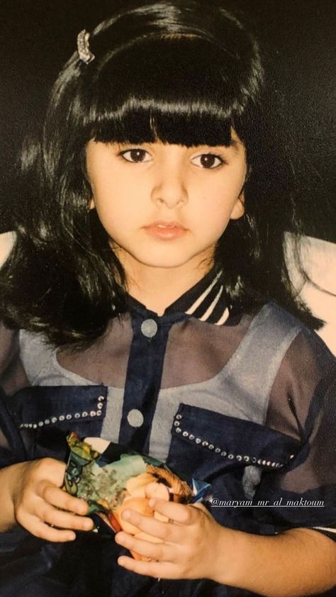 Maryam bint Mohammed bin Rashid Al Maktoum. Vía: mozahmm Mohammed Bin Rashid Al Maktoum, Rashid Al Maktoum, Arab Culture, Kids Mood, Cover Photo Quotes, Brown Aesthetic, Dresses Kids Girl, Millie Bobby Brown, Beautiful Dolls