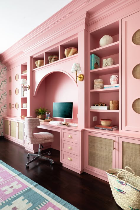 MOUNTBATTEN II — E&A Interiors Pink Built Ins, Grandmillennial Office, Bold Home Office, Pink Bookcase, Peach Office, Creative Home Office Space, Office Ideas Modern, Home Office Pink, Colorful Home Office